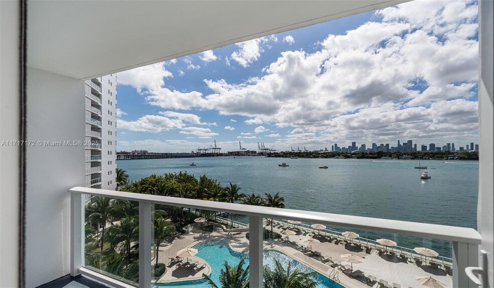 910 West Ave, Unit 0339 in Miami Beach, FL - Building Photo