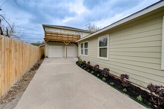 6603 Narcissus St in Houston, TX - Foto de edificio - Building Photo