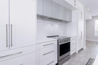 831-877 77 St SW in Calgary, AB - Building Photo - Building Photo