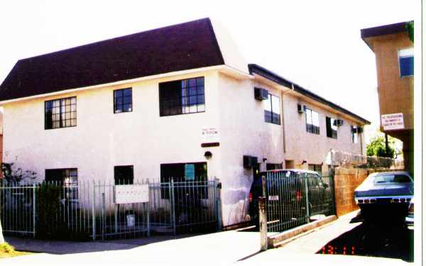 14824 Erwin St in Van Nuys, CA - Building Photo