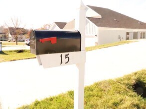 15-17 Florence Sarah Ln in Lexington, VA - Building Photo - Building Photo