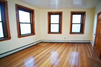 369 Centre St, Unit 2 in Boston, MA - Building Photo - Building Photo