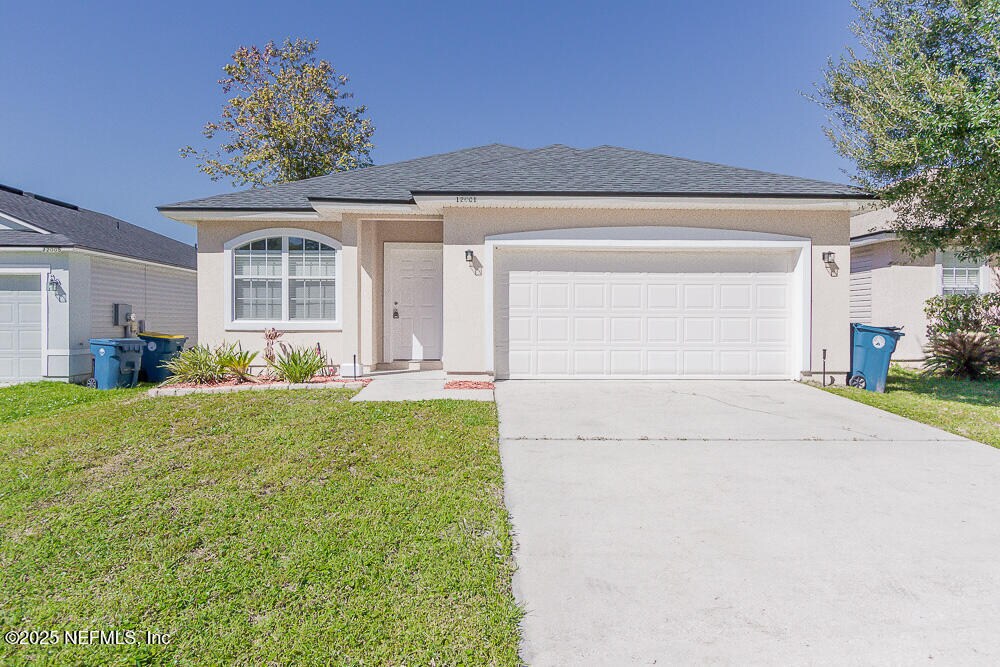 12001 Alexandra Dr in Jacksonville, FL - Building Photo