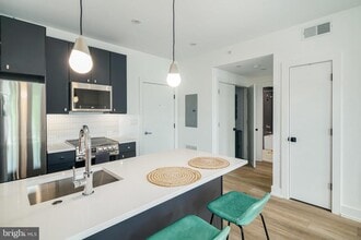 5013 Springfield Ave in Philadelphia, PA - Building Photo - Building Photo