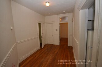 1350 Comm.Ave. Unit 8, Unit 8 in Boston, MA - Building Photo - Building Photo