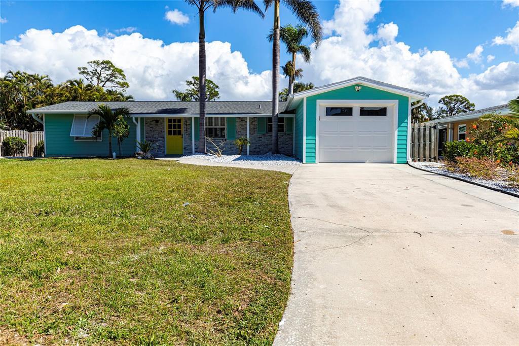 5923 Briarwood Ave in Sarasota, FL - Building Photo