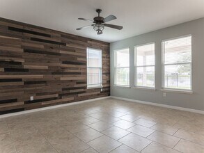 692 E Victoria Trails Blvd in DeLand, FL - Building Photo - Building Photo