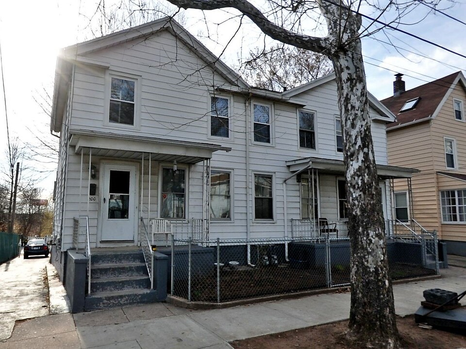 204 Greenwich Ave in New Haven, CT - Building Photo