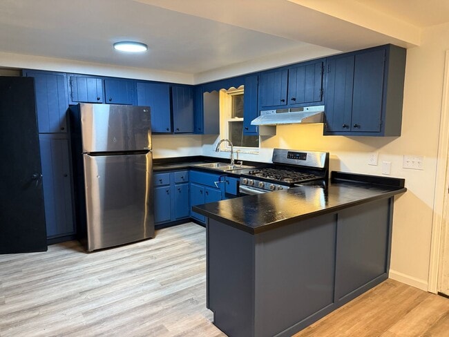 803 7th St in Mckees Rocks, PA - Building Photo - Building Photo