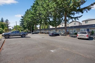 7359 SE Evergreen St in Portland, OR - Building Photo