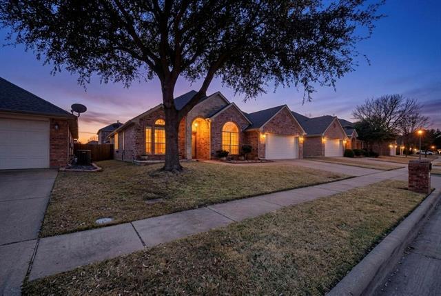2502 Morningstar Ln in Arlington, TX - Building Photo - Building Photo
