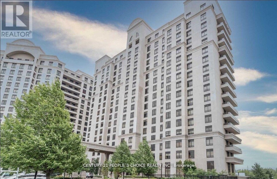 9245 Jane St in Vaughan, ON - Building Photo