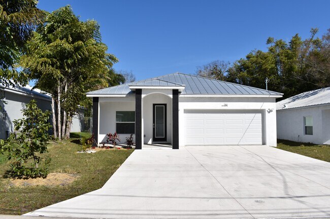 780 8th Ave NE in Largo, FL - Building Photo - Building Photo