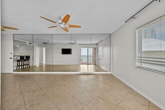 7400 Sunshine Skyway Ln S in St. Petersburg, FL - Building Photo - Building Photo