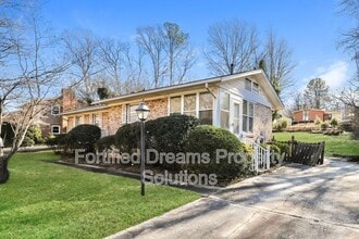 1801 W Cone Blvd in Greensboro, NC - Building Photo - Building Photo