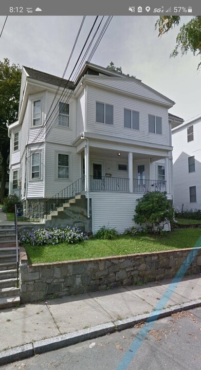 135 Bellingham Ave, Unit 1 in Revere, MA - Building Photo
