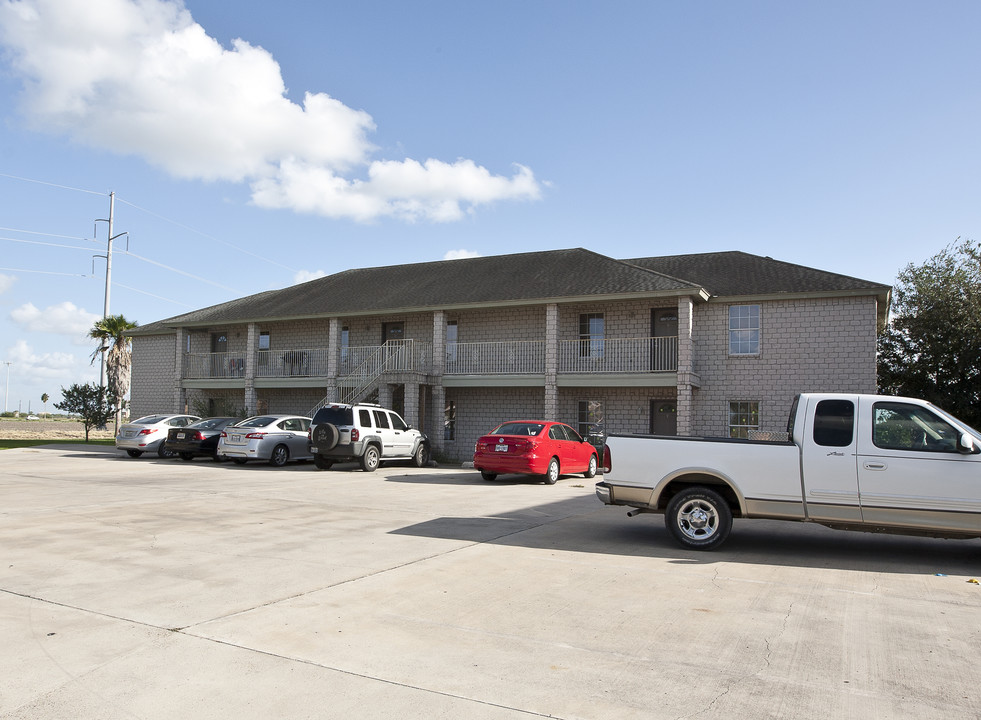 2521 Chuparosa Ct in Harlingen, TX - Foto de edificio