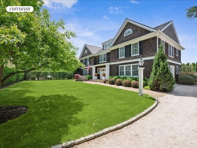130 Harvest Ln in Southampton, NY - Building Photo - Building Photo