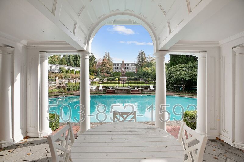 3707 SW 52nd Pl in Portland, OR - Building Photo