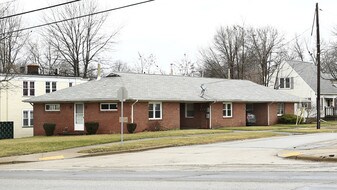 3257 Youngstown Rd SE in Warren, OH - Building Photo