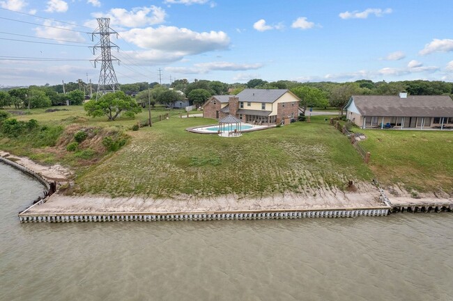 8 Las Brisas Pl in Port Lavaca, TX - Foto de edificio - Building Photo
