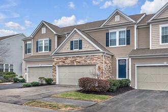 5 Chestnut Crk in Weymouth, MA - Building Photo - Building Photo