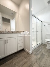 4345 N 94th Dr in Phoenix, AZ - Foto de edificio - Building Photo