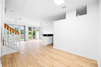 12312 Royal Palm Blvd in Coral Springs, FL - Building Photo - Building Photo