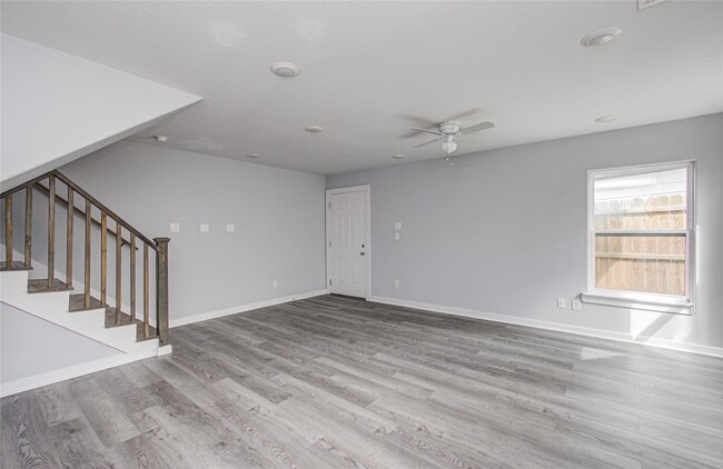 property at 4616 Shreveport Blvd