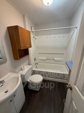 200 SW Orchard St in Topeka, KS - Building Photo - Building Photo