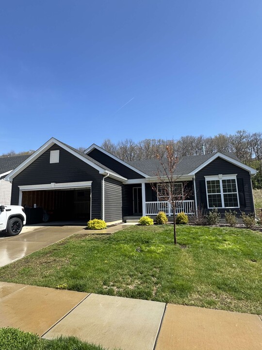 729 Fox Creek Dr in Fenton, MO - Foto de edificio