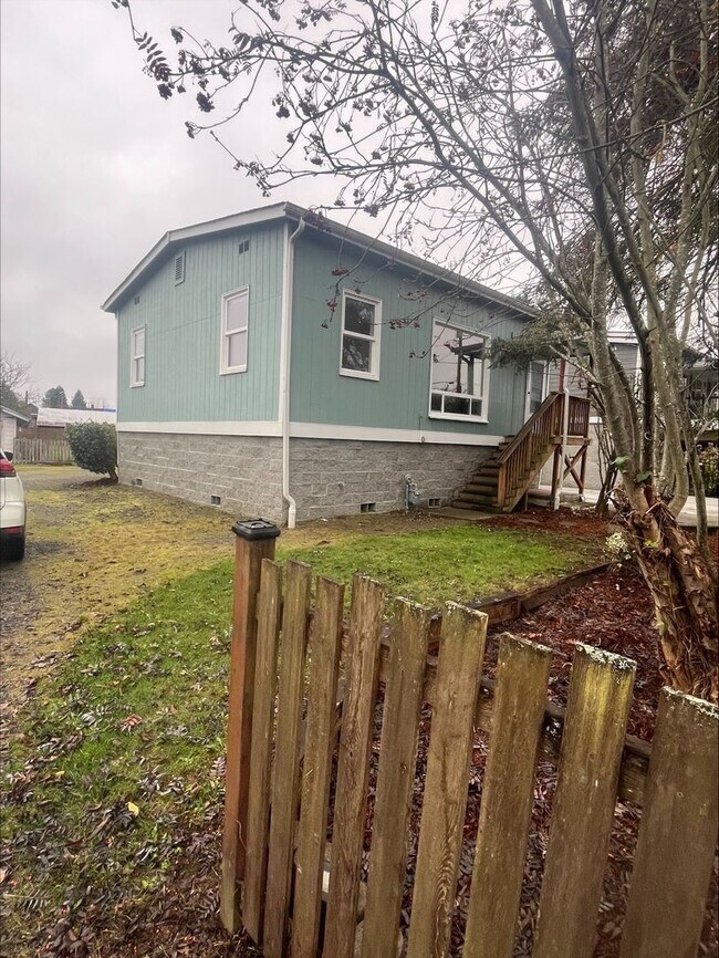 908 Goff St in Centralia, WA - Building Photo - Building Photo