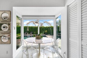 2320 Las Casitas Dr in Wellington, FL - Building Photo - Building Photo