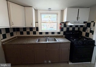 2609 Kane St in Chester, PA - Building Photo - Building Photo