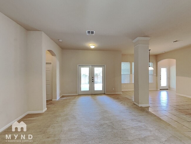 24823 White Creek in San Antonio, TX - Building Photo - Building Photo