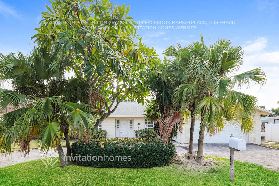 228 NE 25th St in Boca Raton, FL - Building Photo