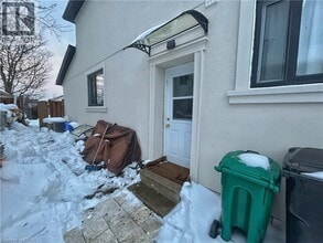 206 Springfield Crescent in Waterloo, ON - Building Photo - Building Photo