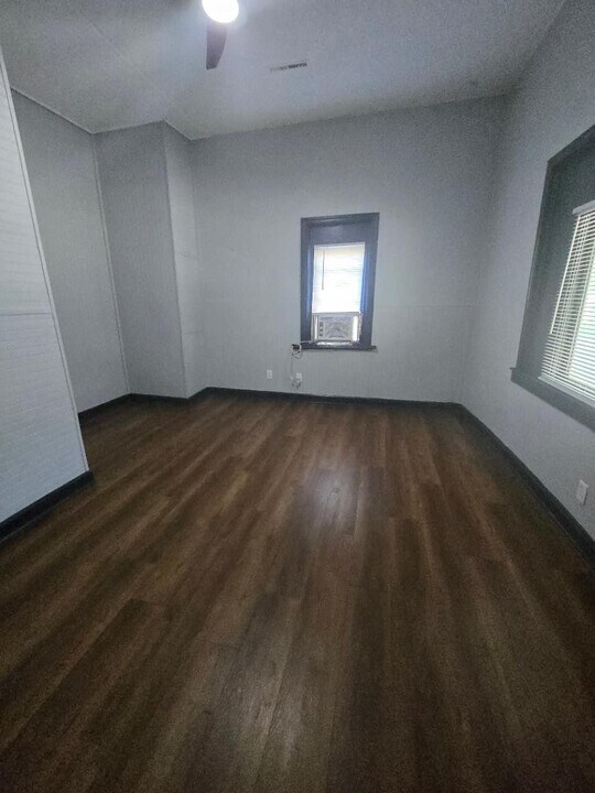 2621 Askew Ave in Kansas City, MO - Building Photo