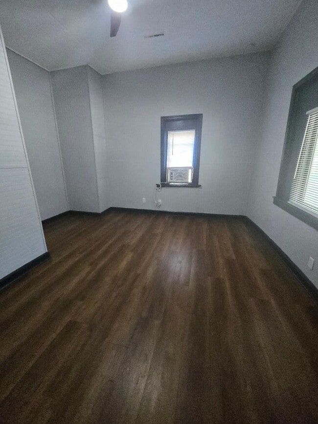 property at 2621 Askew Ave