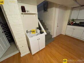 124 Academy Hill Rd, Unit 3 in Boston, MA - Foto de edificio - Building Photo