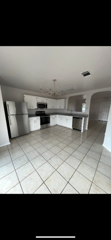 406 Rustic Stable in San Antonio, TX - Building Photo - Building Photo