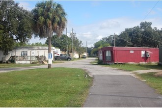 Double Branch Mobile Home Park in Tampa, FL - Building Photo - Building Photo