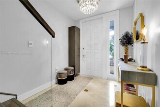 3015 NE 208th St in Aventura, FL - Building Photo - Building Photo