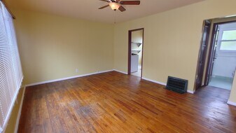 1136 Pico Blvd, Unit 1132-D