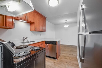 Quiet Family-Friendly Living In Downtown in Redmond, WA - Foto de edificio - Interior Photo