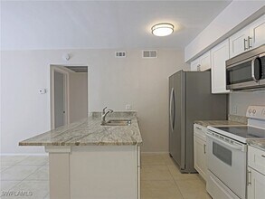 5331 Summerlin Rd in Ft. Myers, FL - Building Photo - Building Photo