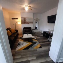 756 Sullivant Ave, Unit 756 in Columbus, OH - Building Photo - Building Photo