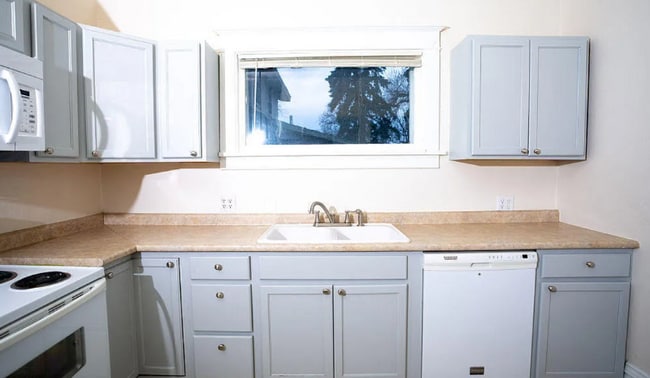 505 3rd Ave NE in Jamestown, ND - Building Photo - Building Photo