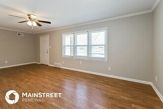 1695 Myrna Ln in Memphis, TN - Foto de edificio - Building Photo