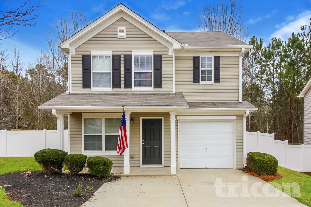 135 Nacoochee Way in Canton, GA - Foto de edificio